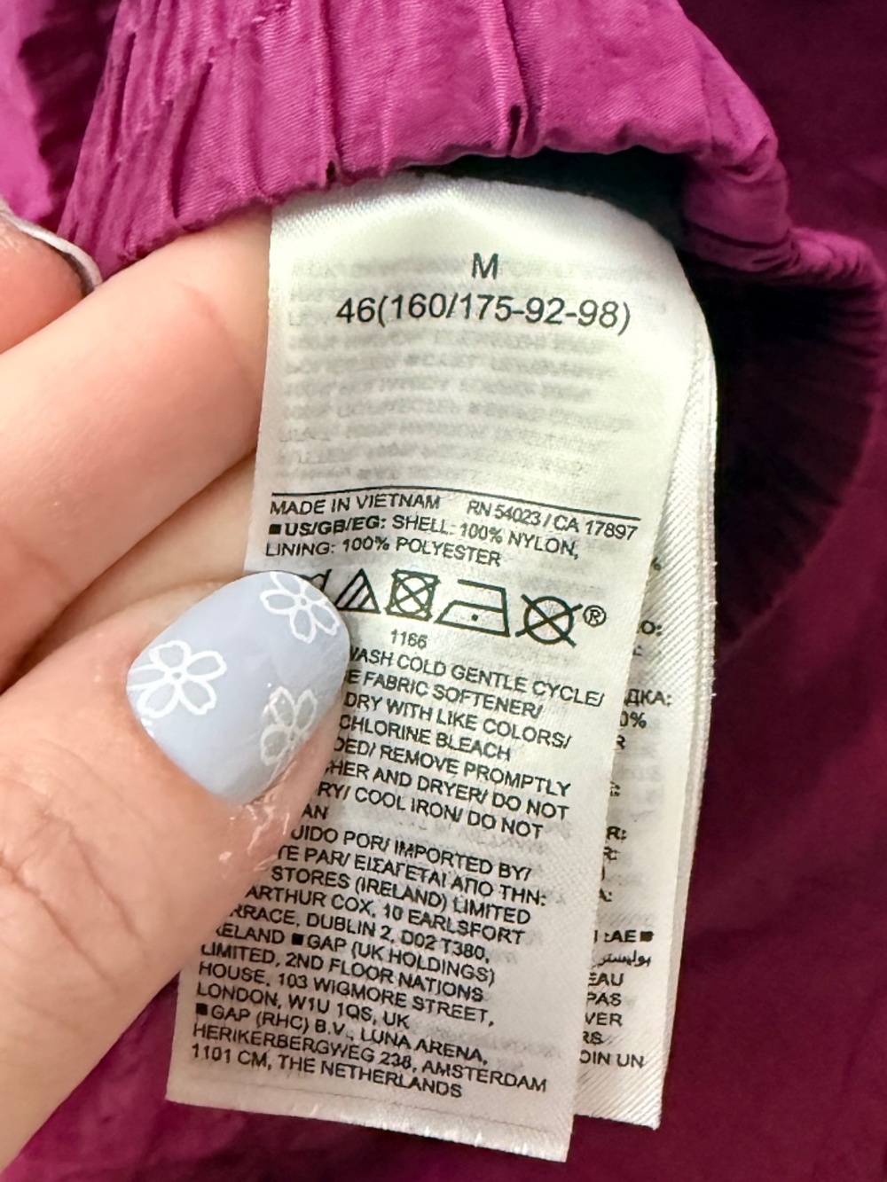 Gap Fit Size M Shorts in Rose Verbena - Picture 3 of 6